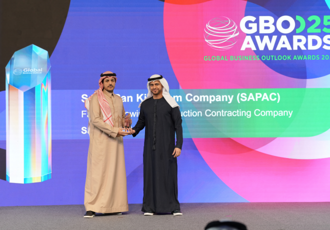 SAPAC CEO Saleh Saleem Al-Harbi receives the Global Business Outlook Award 2025 in Dubai, recognizing SAPAC as the fastest-growing construction company in Saudi Arabia.