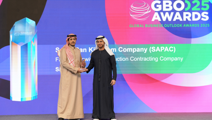 SAPAC CEO Saleh Saleem Al-Harbi receives the Global Business Outlook Award 2025 in Dubai, recognizing SAPAC as the fastest-growing construction company in Saudi Arabia.